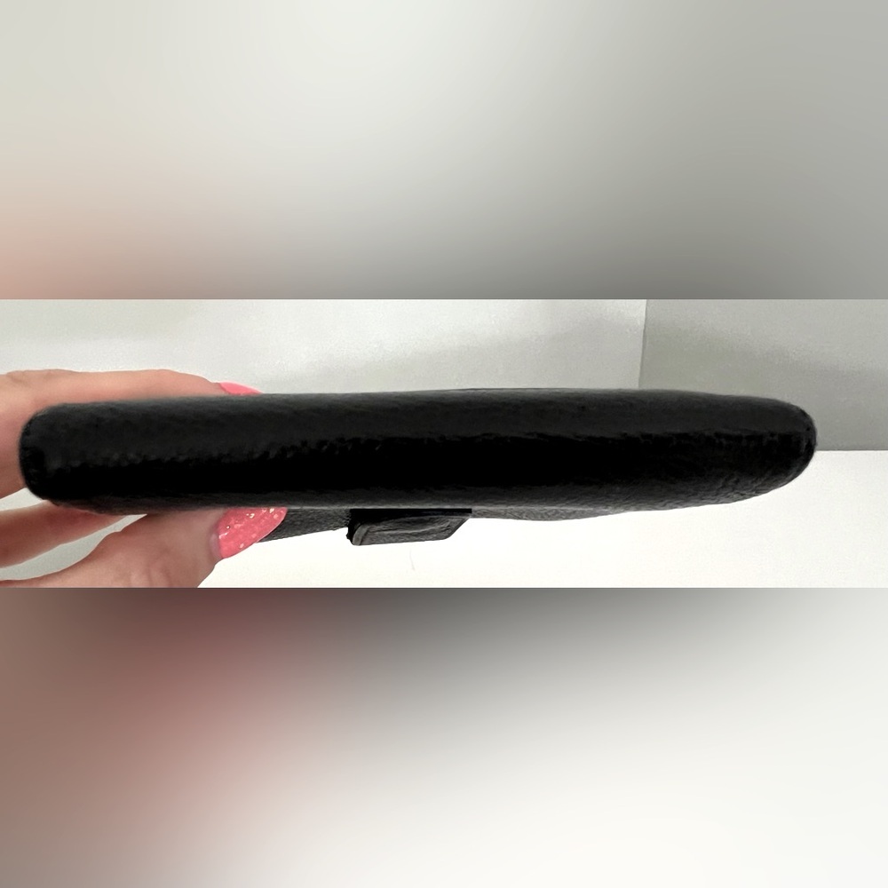 Authentic CHANEL Caviar Black Leather Wallet - Picture 5 of 10